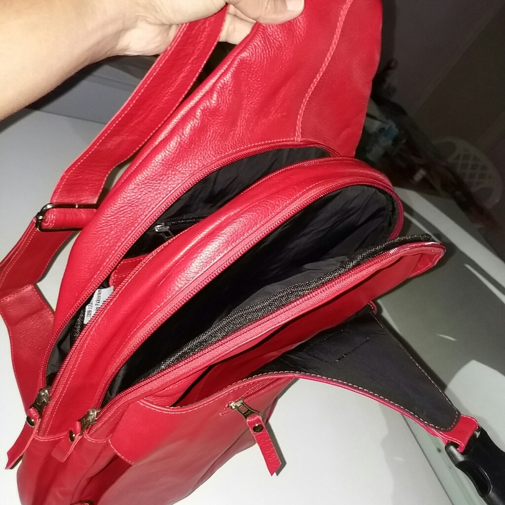 Backpack - Picture 3 of 8
